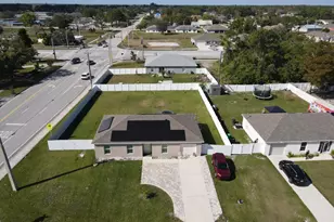402 NE Mainsail St, Port Saint Lucie, FL 34983 - Photo 3
