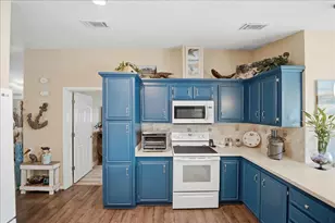 8475 Filifera Ct, Port Saint Lucie, FL 34952 - Photo 17
