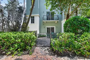 27 NW Hawthorne Pl, Boca Raton, FL 33432 - Photo 41
