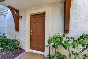 27 NW Hawthorne Pl, Boca Raton, FL 33432 - Photo 3