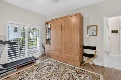 27 NW Hawthorne Place, Boca Raton, FL 33432 - Photo 9