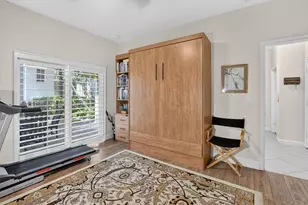 27 NW Hawthorne Pl, Boca Raton, FL 33432 - Photo 9
