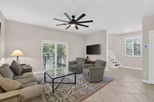 27 NW Hawthorne Pl, Boca Raton, FL 33432 - Photo 11