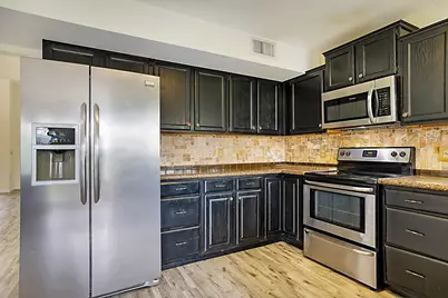3570 Woods Walk Boulevard, Lake Worth, FL 33467 - Photo 9