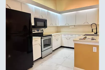 1051 Summit Place Circle #D, West Palm Beach, FL 33415 - Photo 9