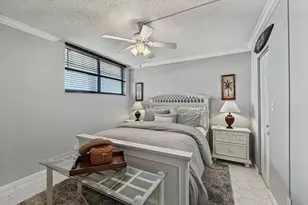 4800 Bayview Dr, Fort Lauderdale, FL 33308 - Photo 29