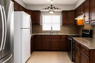 557 W Dayton Cir, Fort Lauderdale, FL 33312 - Photo 3