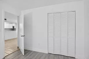 300 Palm Cir W, Pembroke Pines, FL 33025 - Photo 19