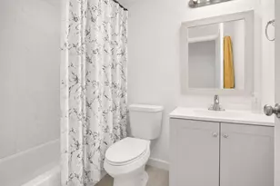 300 Palm Cir W, Pembroke Pines, FL 33025 - Photo 17