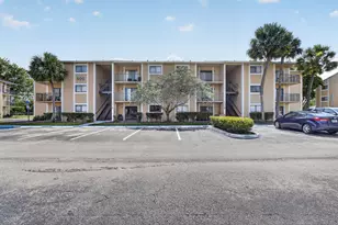 300 Palm Cir W, Pembroke Pines, FL 33025 - Photo 23
