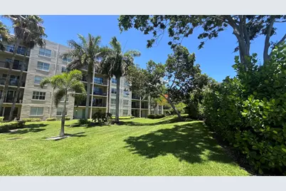 26 Royal Palm Way #302, Boca Raton, FL 33432 - Photo 5