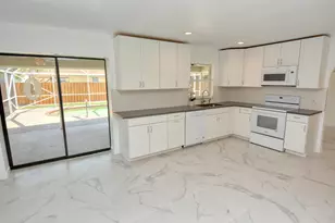 943 SE Browning Ave, Port Saint Lucie, FL 34983 - Photo 7