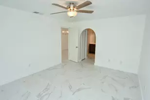 943 SE Browning Ave, Port Saint Lucie, FL 34983 - Photo 17