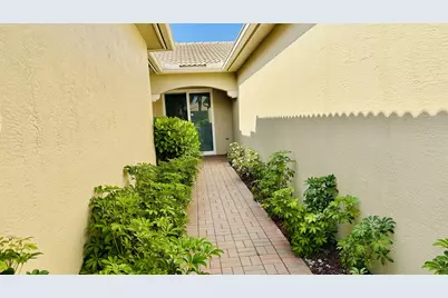 8601 Mangrove Cay, West Palm Beach, FL 33411 - Photo 3