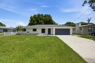 1124 Club Dr, Fort Pierce, FL 34982 - Photo 1