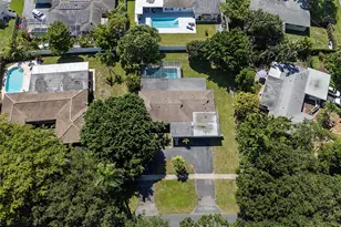 521 SW 59th Ave, Plantation, FL 33317 - Photo 5