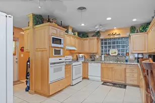 521 SW 59th Ave, Plantation, FL 33317 - Photo 27