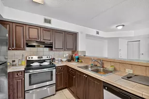 1733 Village Blvd, West Palm Beach, FL 33409 - Photo 3