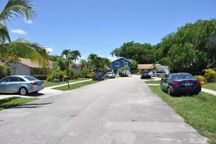 1906 SW 87th Ave, North Lauderdale, FL 33068 - Photo 27