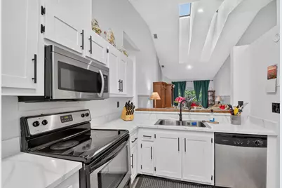 907 Harbour Pointe Way, Greenacres, FL 33413 - Photo 9