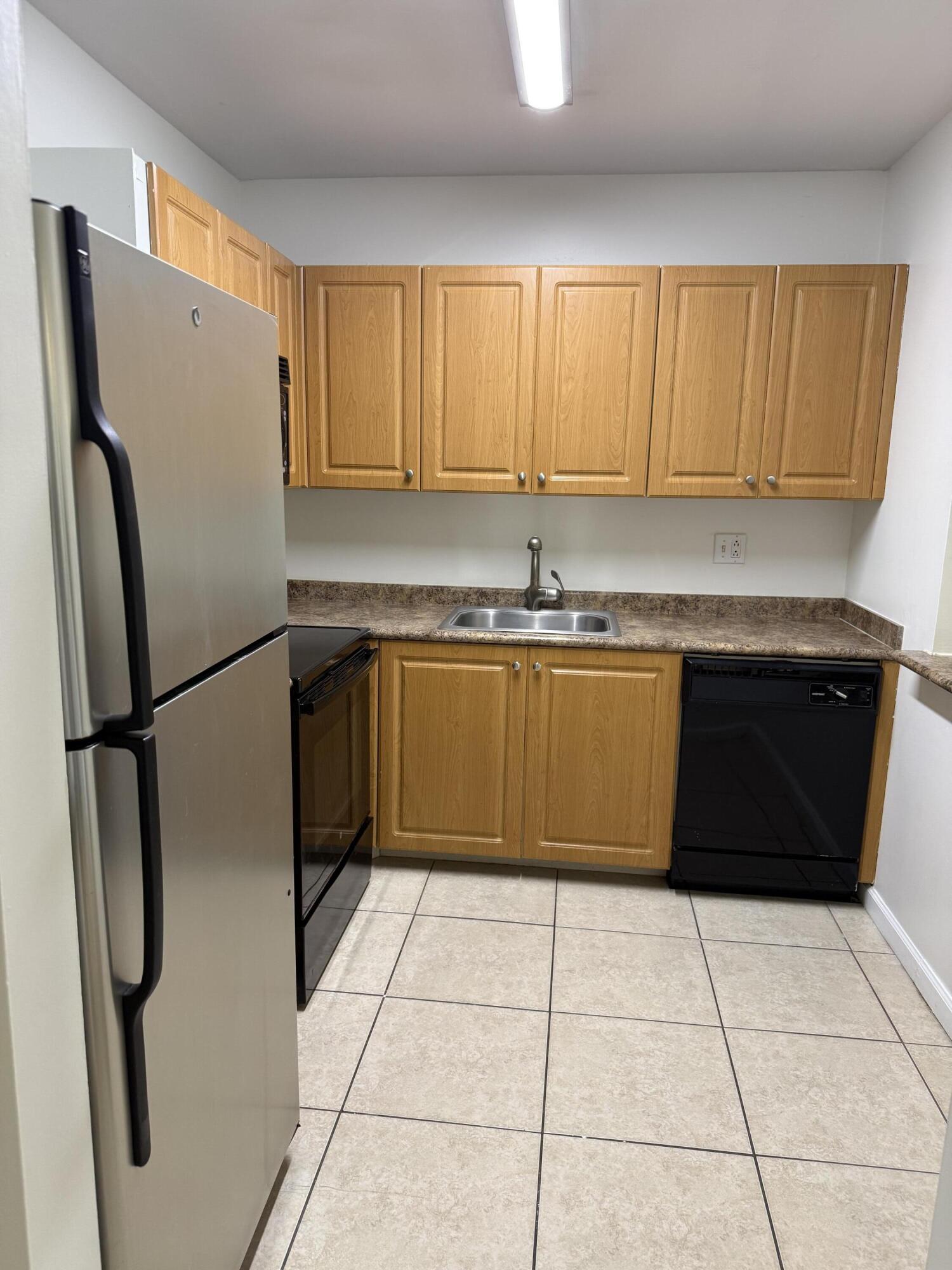 255 S Cypress Rd #339 main architectural view