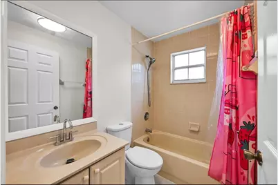 13761 N Garden Cove Circle, Davie, FL 33325 - Photo 9