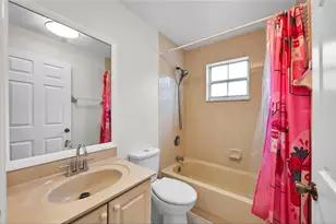 13761 N Garden Cove Circle, Davie, FL 33325 - Photo 9