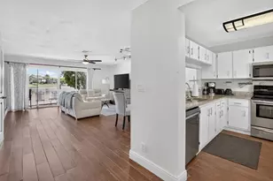12175 NW 36th Pl, Sunrise, FL 33323 - Photo 9