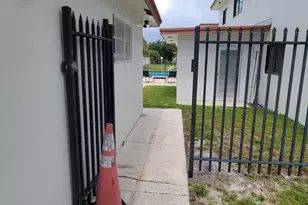 240 SW 7th St, Boca Raton, FL 33432 - Photo 21