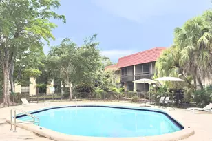 740 NE 199th St, Miami, FL 33179 - Photo 21