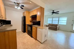 2090 Newport S, Deerfield Beach, FL 33442 - Photo 11