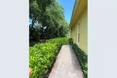 1805 Bridgepointe Circle #1, Vero Beach, FL 32967 - Photo 19