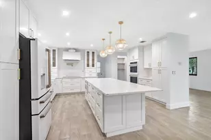 10751 SW 25th St, Davie, FL 33324 - Photo 11
