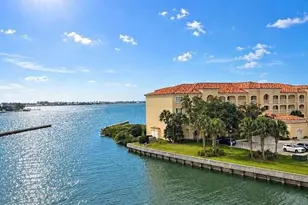 5 Harbour Isle Dr E, Fort Pierce, FL 34949 - Photo 1