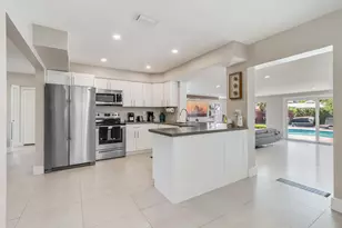 300 SE 8th Ct, Pompano Beach, FL 33060 - Photo 9