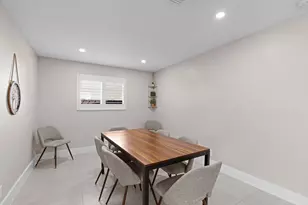 300 SE 8th Ct, Pompano Beach, FL 33060 - Photo 11