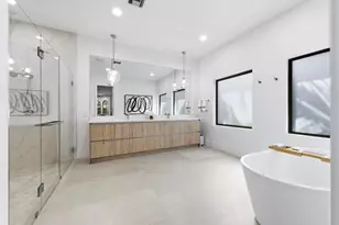 2557 Seminole Cir, West Palm Beach, FL 33409 - Photo 17