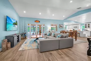 20438 SW 327th St, Homestead, FL 33030 - Photo 13