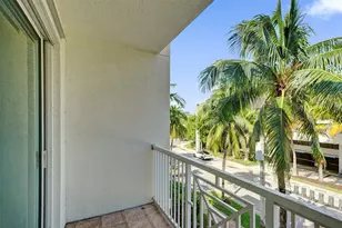 9172 Collins Ave, Surfside, FL 33154 - Photo 19