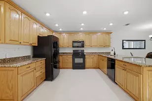 6024 Glendale Dr, Boca Raton, FL 33433 - Photo 9