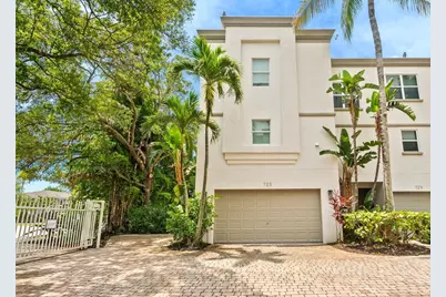 725 SW 4th Avenue, Fort Lauderdale, FL 33315 - Photo 1