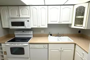 10040 Meridian Way N, Palm Beach Gardens, FL 33410 - Photo 3