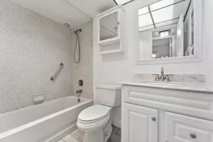 9360 Sunrise Lakes Blvd, Sunrise, FL 33322 - Photo 23