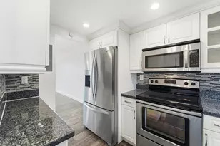 9360 Sunrise Lakes Blvd, Sunrise, FL 33322 - Photo 19