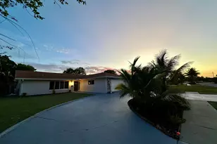528 Date Palm Dr, Lake Park, FL 33403 - Photo 7
