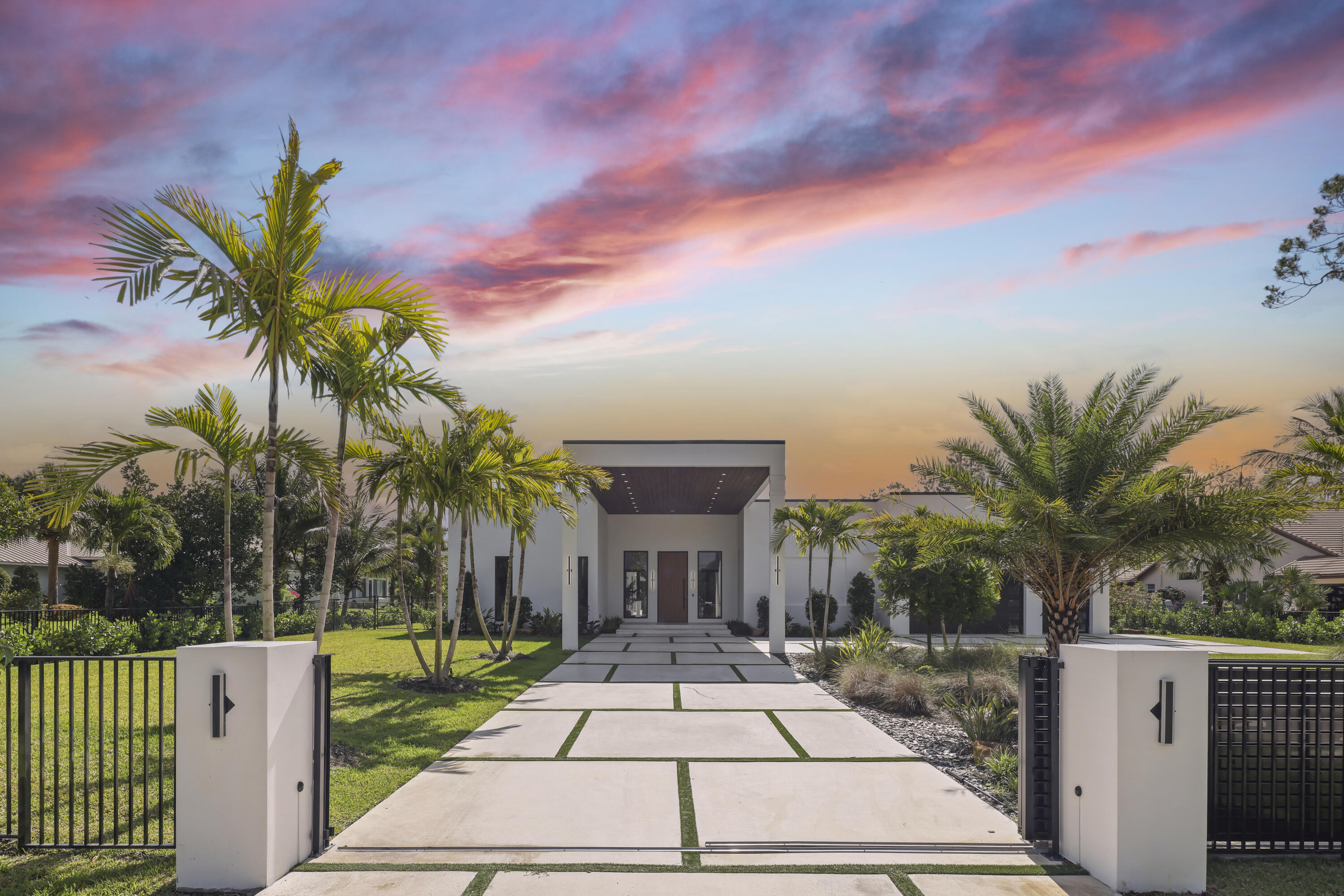 6676 NW 66th Way main architectural view