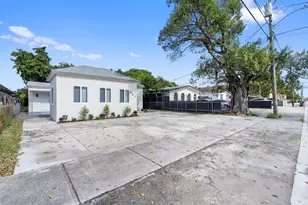 865 SE 12th St, Hialeah, FL 33010 - Photo 3