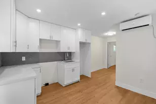 865 SE 12th St, Hialeah, FL 33010 - Photo 9