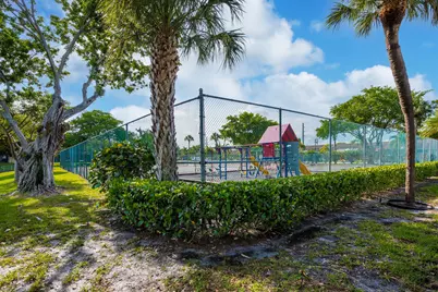 1013 NW 53rd Street, Deerfield Beach, FL 33064 - Photo 43