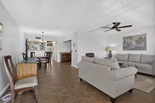 307 Wellington C, West Palm Beach, FL 33417 - Photo 5